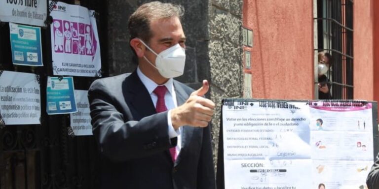 Lorendo Córdova defiende a trabajadores del INE