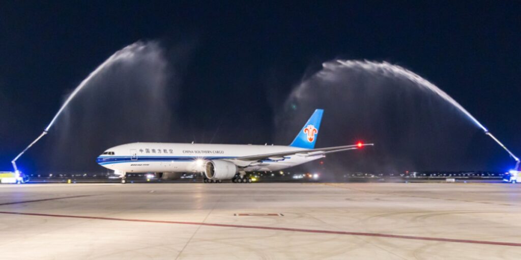 aifa recibe a aereolínea china