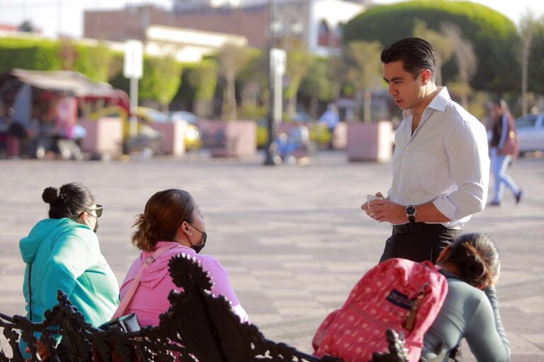 FeliFer Macías ya ha visitado varios puntos de la capital como parte de su programa.
