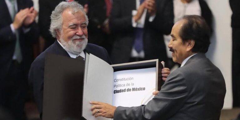 Alejandro Encinas fue espiado por el Ejército mexicano