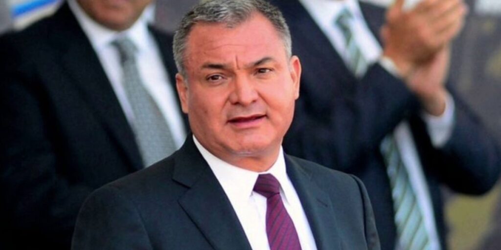 Genaro García Luna tiene una orden de aprehensión por desvió de recursos de las cárceles federales del país