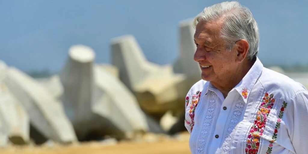 López Obrador acusa de golpe de Estado técnico