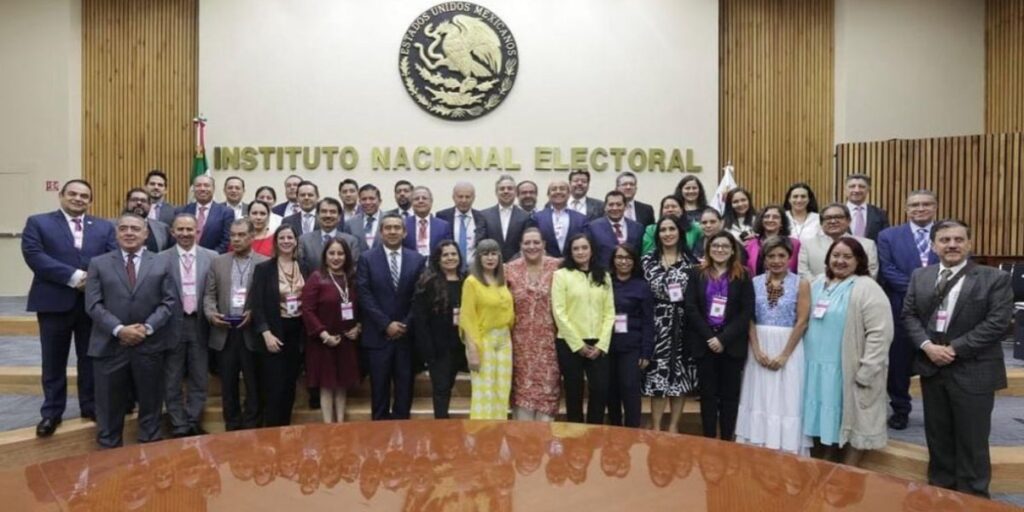 El INE está dividido