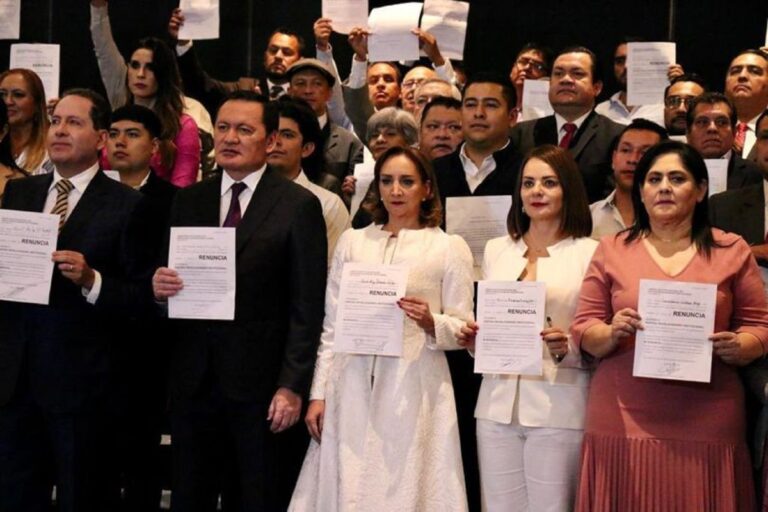 “Alito” Moreno hizo pedazos al PRI; siguen las renuncias