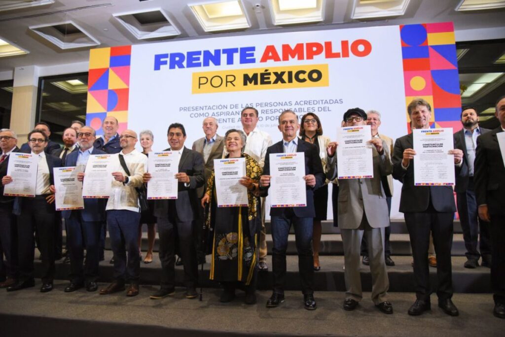 Frente Amplio por México registra a 13 aspirantes