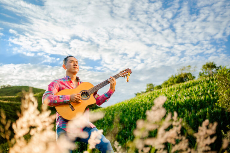 Cuitla Vega, presentó un video musical que captura la esencia del diverso mosaico multicultural de Guerrero