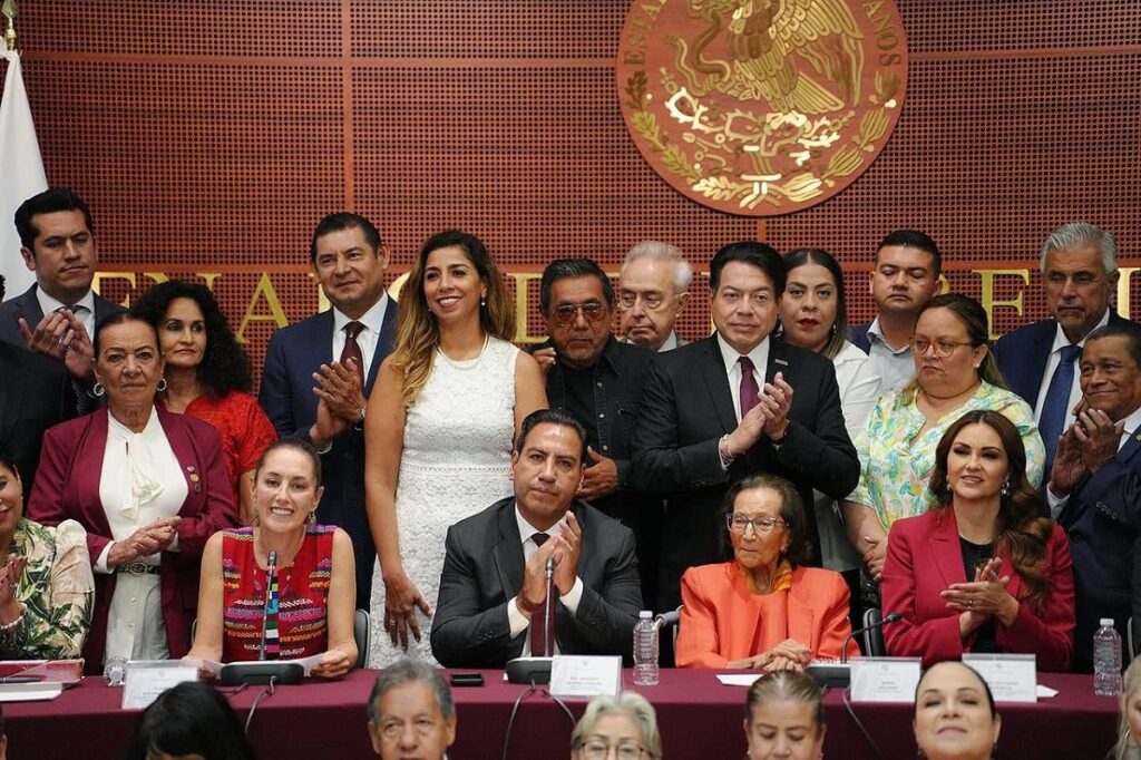 Debido a la reunión de legisladores de Morena y sus aliados con la virtual candidata presidencial, Claudia Sheinbaum, la sesión ordinaria del Senado de la República fue suspendida.