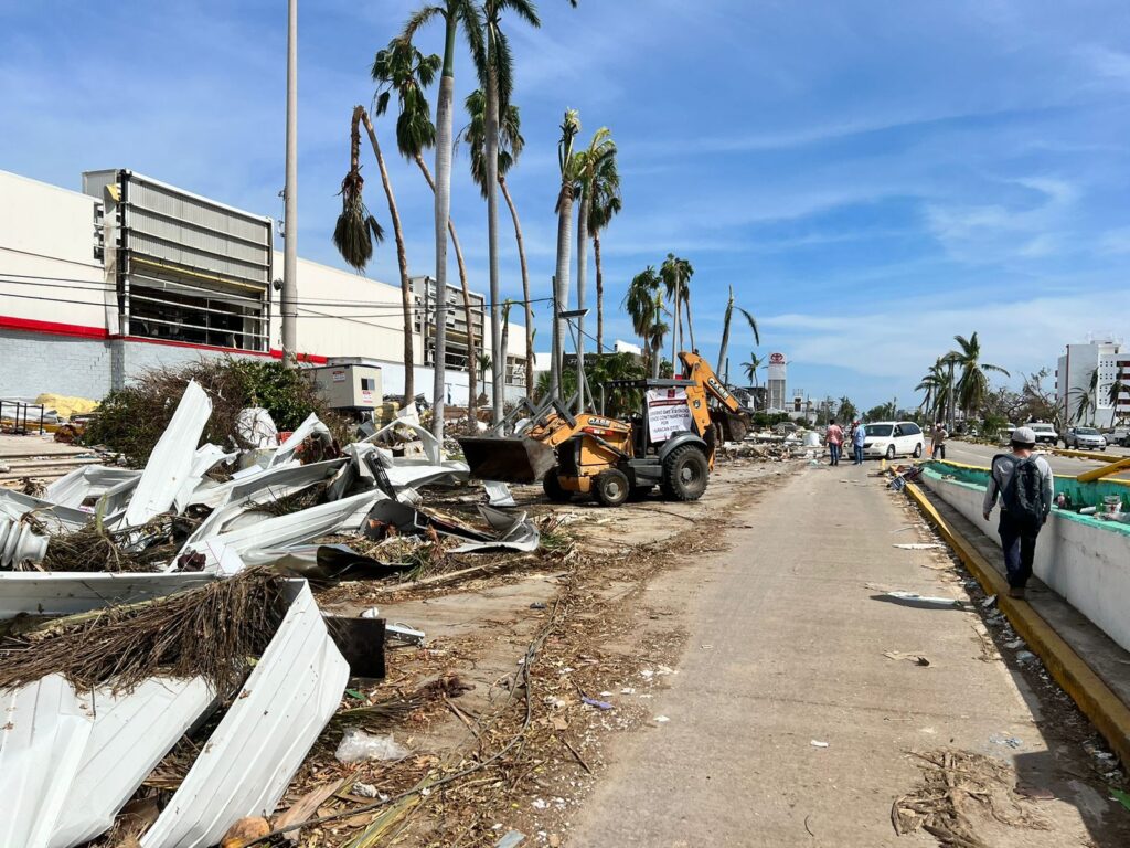 Las operaciones de apoyo a Acapulco continúan en curso