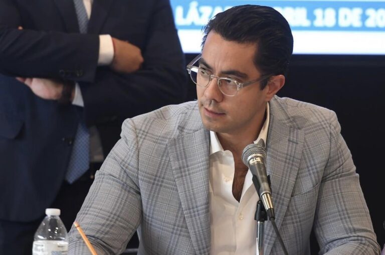 Felifer Macías: La transparencia y la rendición de cuentas son pilares para motivar a los jóvenes