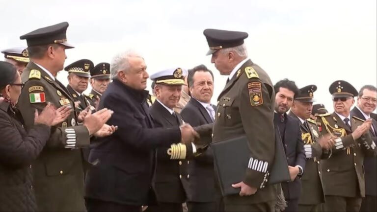General Cienfuegos fue condecorado por el presidente López Obrador