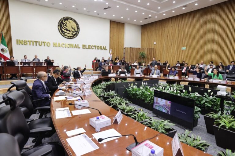 INE establece fechas de inicio de precampañas federales