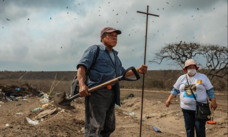 México rebasa las 5 mil 600 fosas clandestinas: QEL