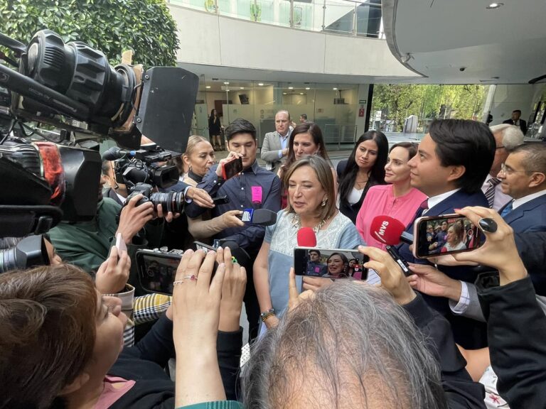 Xóchitl Gálvez comparece ante la UNAM por su tesis