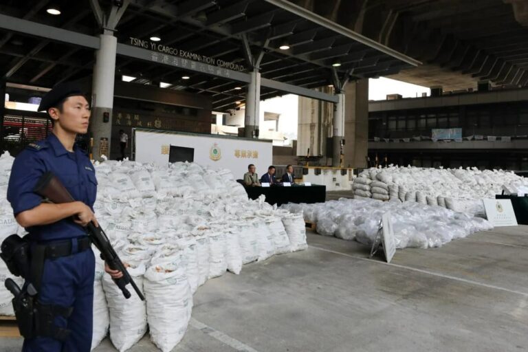 Interceptan millonario cargamento de drogas con logos de Segalmex en Hong Kong