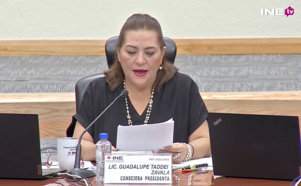 INE guarda minuto de silencio a Magistrade Jesús Ociel Baena