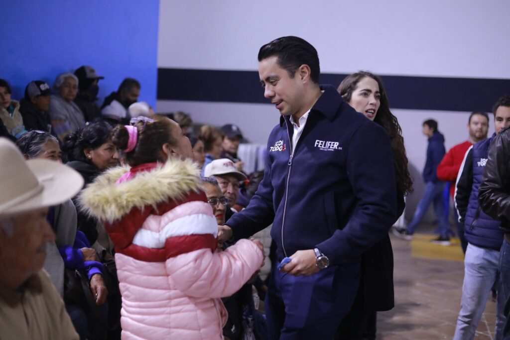 Felifer Macías Olvera: Tren de pasajeros México-Querétaro emerge como una alternativa