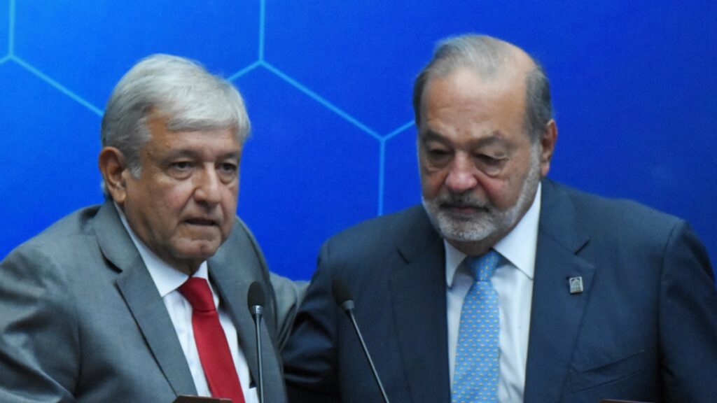 AMLO celebra inversión de Carlos Slim para extraer petróleo en Campeche
