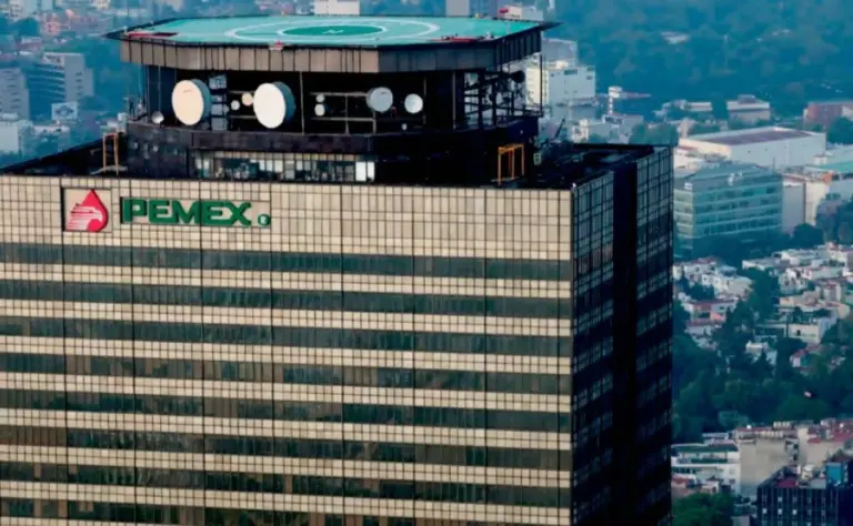 Pemex tiene deuda en más de 105 mmdd con proveedores y productores