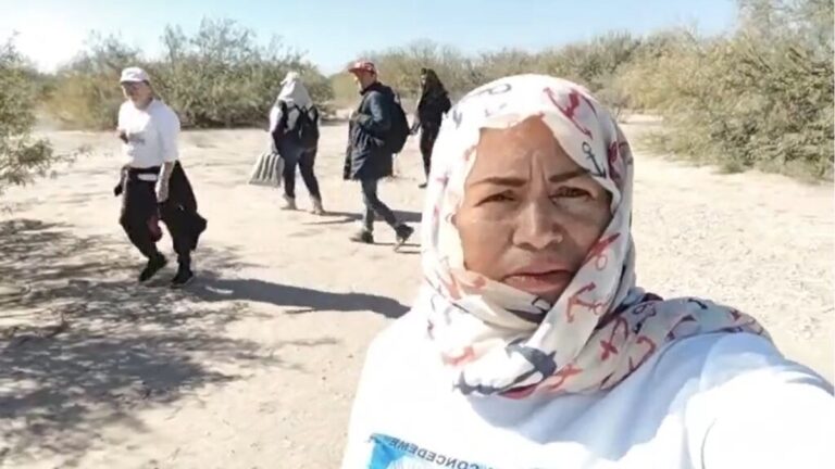 Ceci Flores traficar con el dolor humano: AMLO