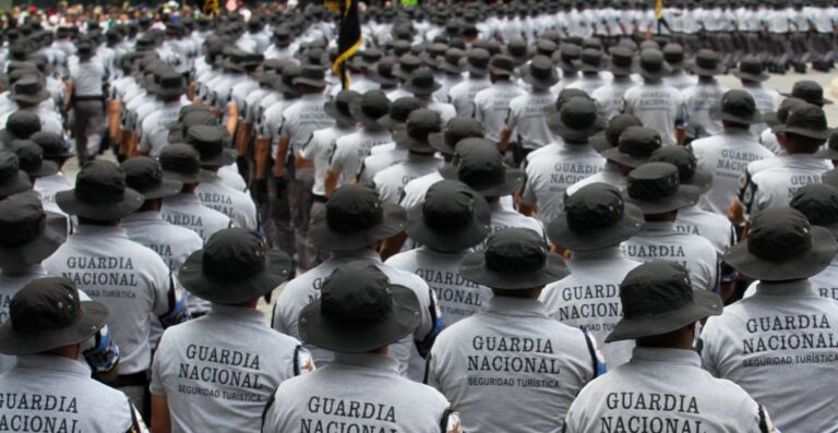 Denuncia el Post “invasión” del ejército a la democracia mexicana; alerta sobre militarismo