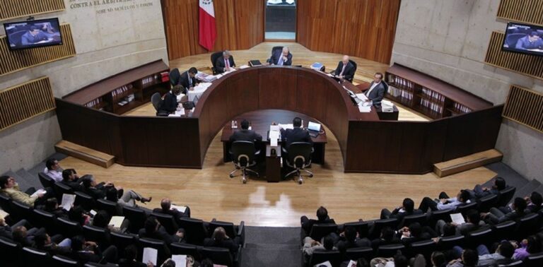 AMLO acusa “plan con maña” para evitar mayoría de Morena desde Tribunal Electoral