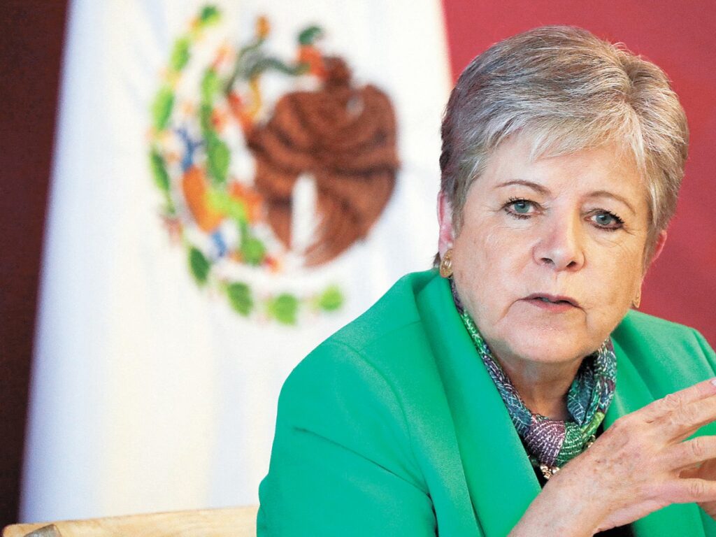 AMLO anuncia que Canciller Bárcena no asistirá a reunión de la OEA