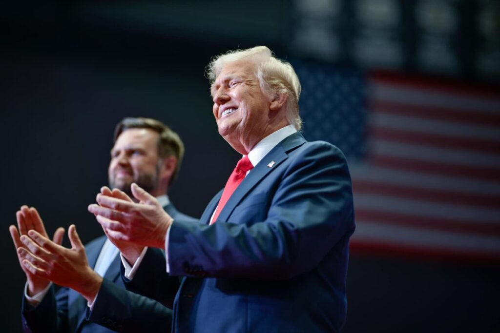 Narcos pueden tumbar a un presidente en México... y vamos a bombardearlos, dice Trump