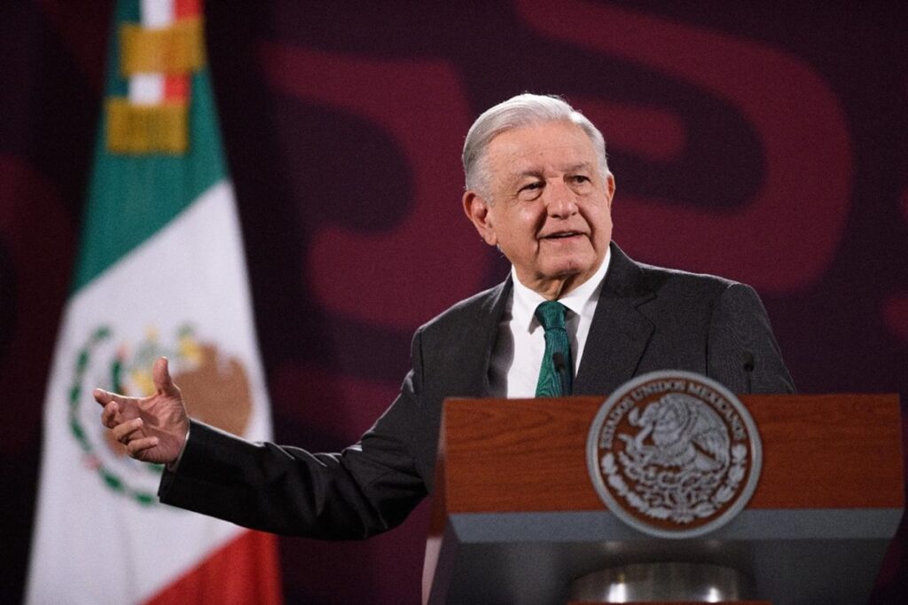 Acusa AMLO intervención de EU en elección