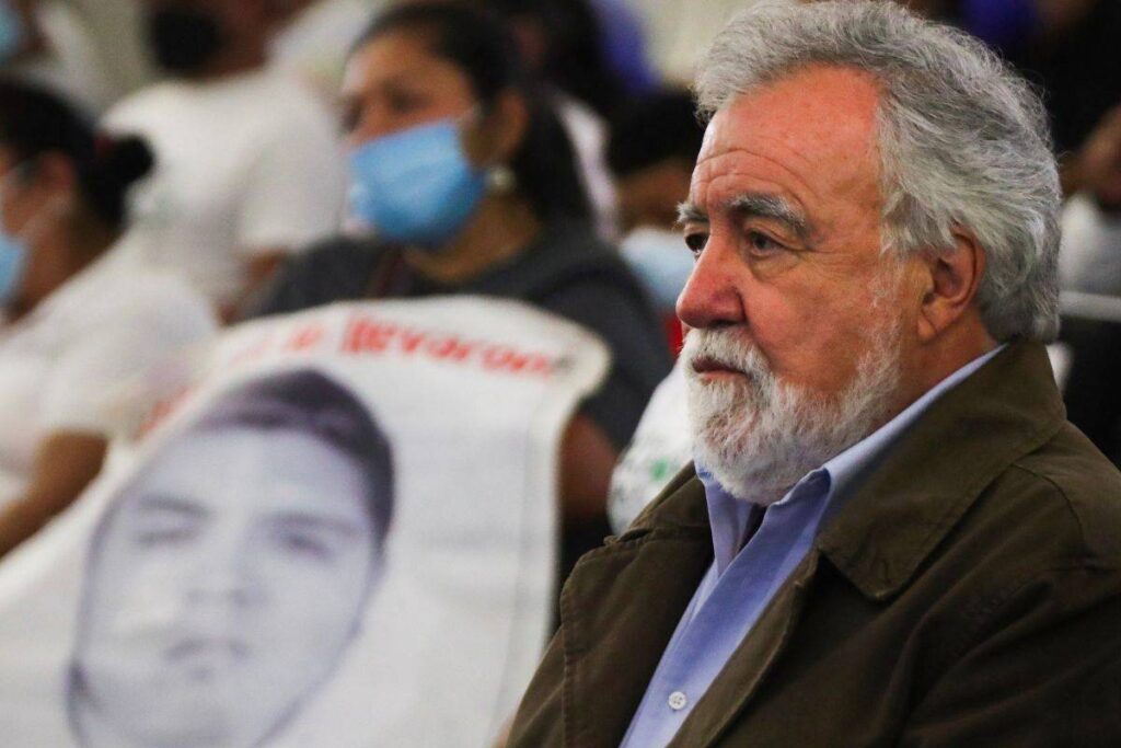 Alejandro Encinas calificó su comparecencia como “un episodio emblemático y sin precedentes” del realismo mágico característico de México.