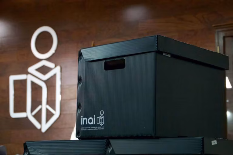 En los últimos días, el debate sobre la posible desaparición de órganos autónomos en México se ha intensificado.