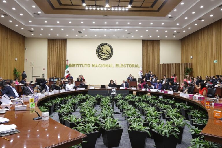 Atora reajuste presupuestal al INE