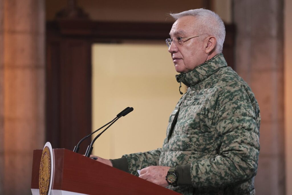 Sedena no descarta espionaje aéreo de EU, pero no en México