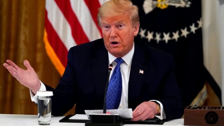 Demandan a Trump por mal uso de poderes especiales para imponer aranceles a China