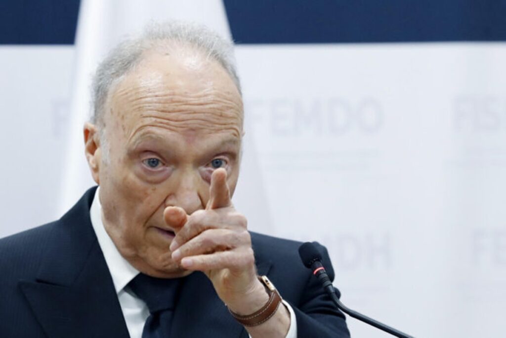 Sheinbaum respalda a la FGR, pero pide escuchar a buscadores