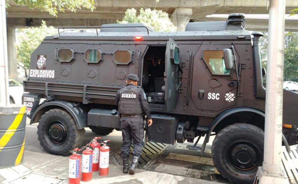 Blindan instalaciones del INE ante protesta de la CNTE