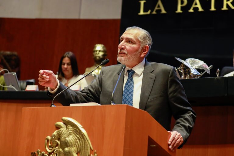 Adán Augusto señala a hermano de AMLO por ascenso