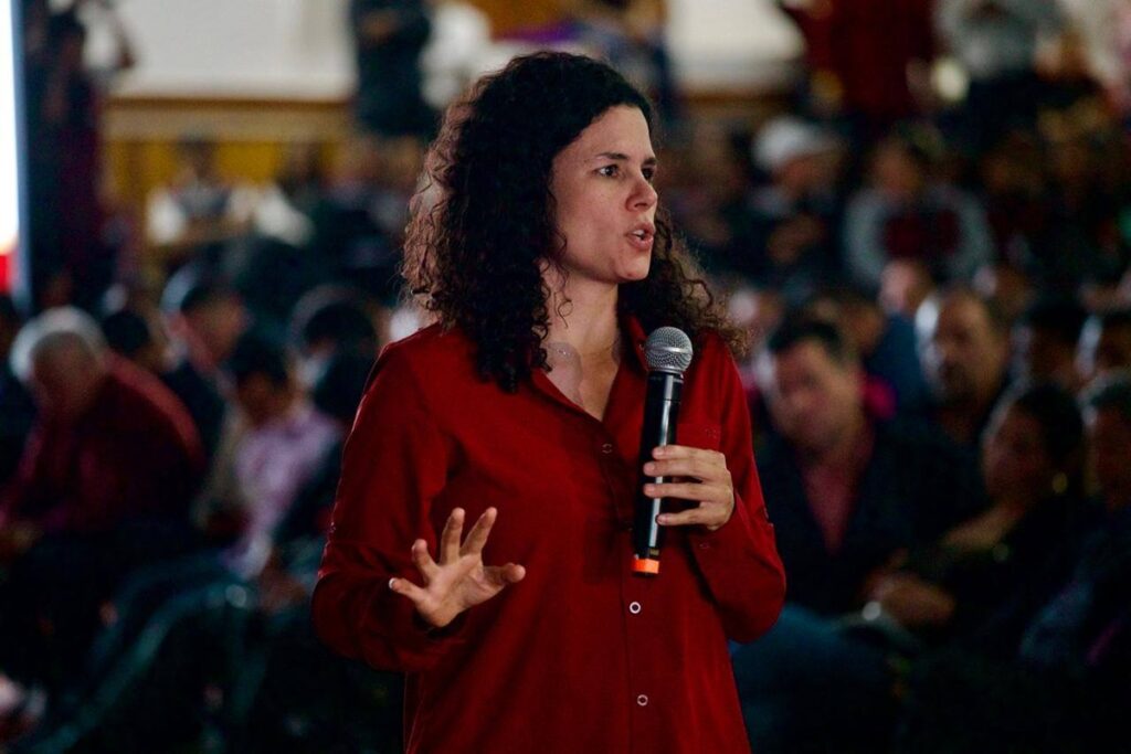 Escándalos de corrupción, viajes, lujos y reforma electoral, dividen a Morena