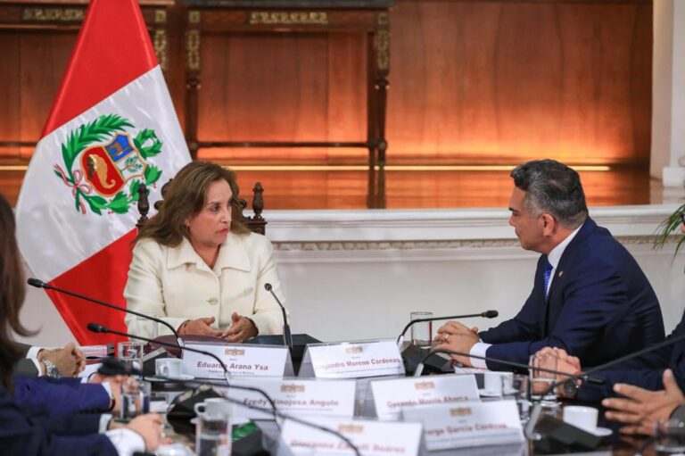 Alejandro Moreno se reúne con la presidenta de Perú, Dina Boluarte