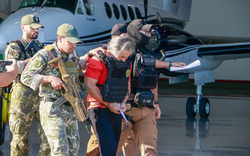 Expulsa Paraguay a Bermúdez Requena; ya viaja al Altiplano