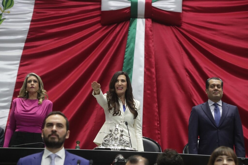 Kenia López asume la presidencia de la Cámara de Diputados