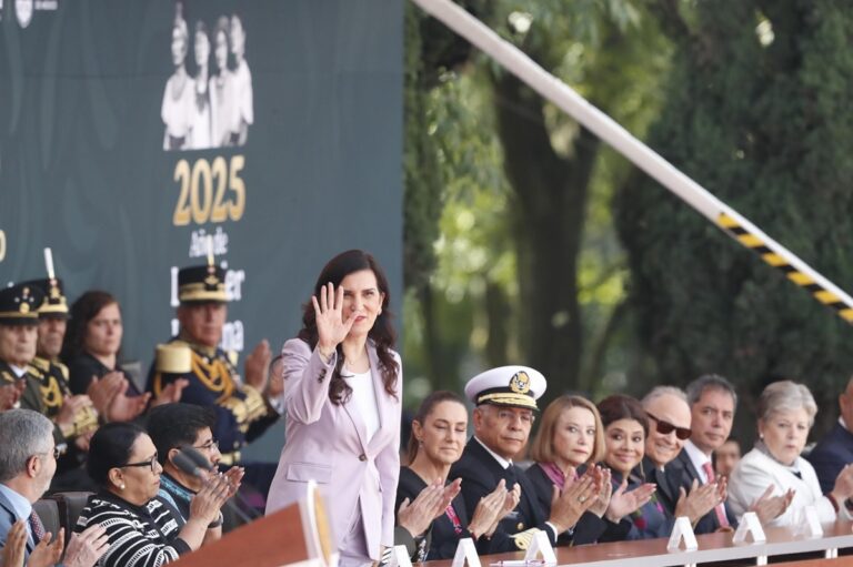 Tras “desaire” a Kenia López, Hugo Aguilar destaca respeto al Poder Legislativo