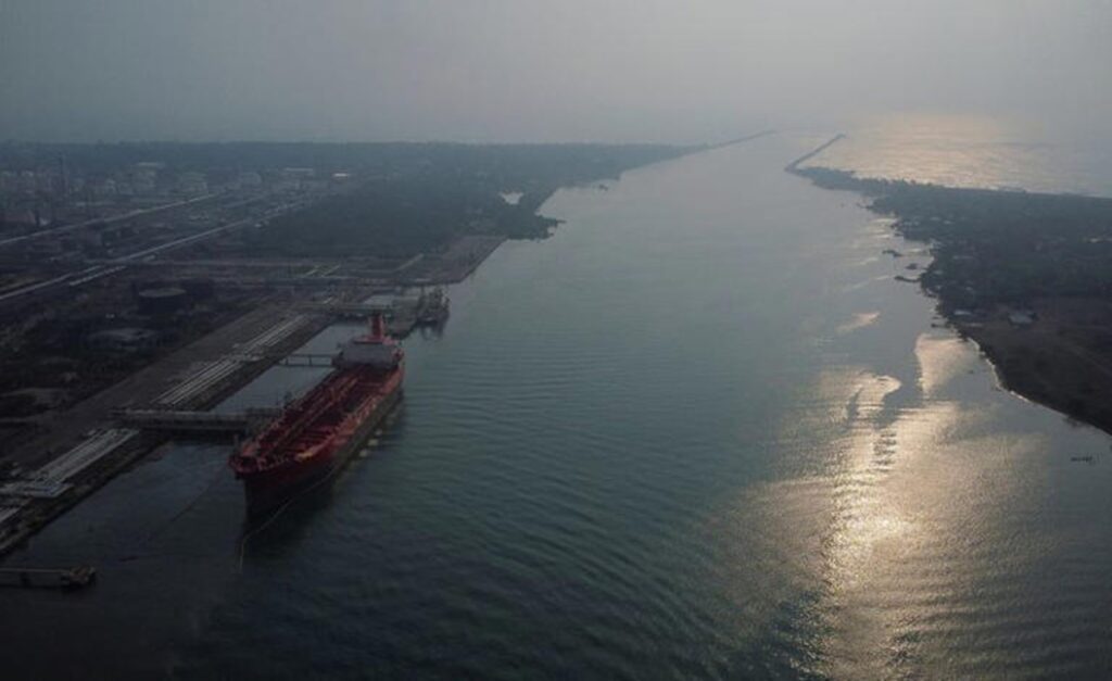 Cártel mexicano construyó un imperio de contrabando de combustible usando buques