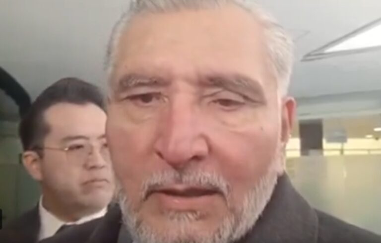 Adán Augusto acusa a Salinas Pliego de campaña de ataques