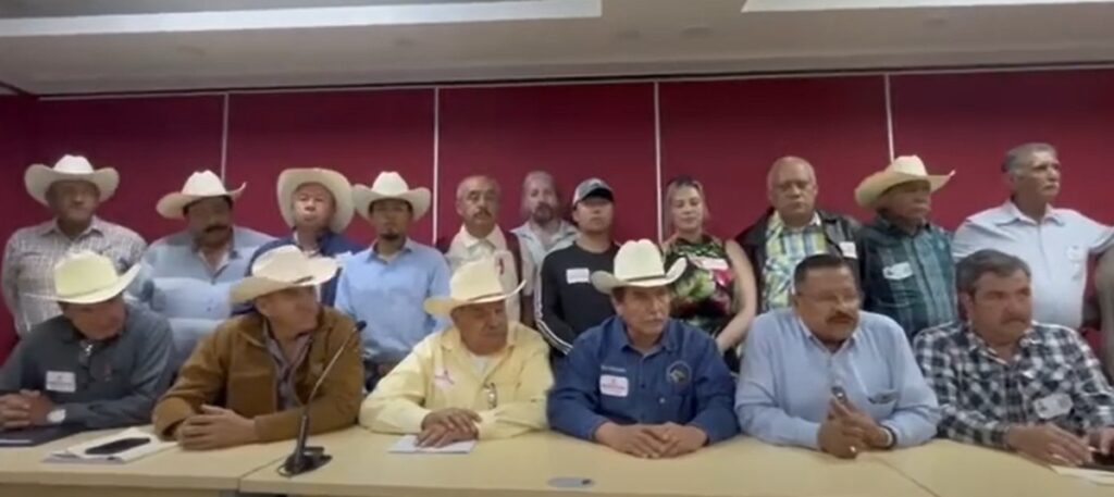 Gobierno pide a productores y transportistas a evitar bloqueos