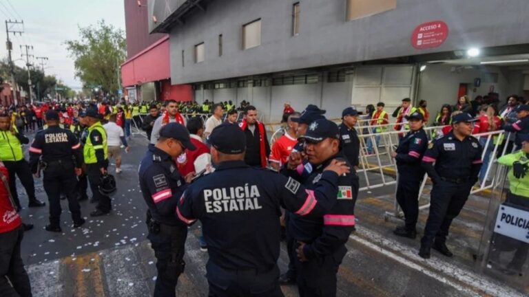 Presentan iniciativa para sancionar con 12 años de cárcel a aficionados violentos
