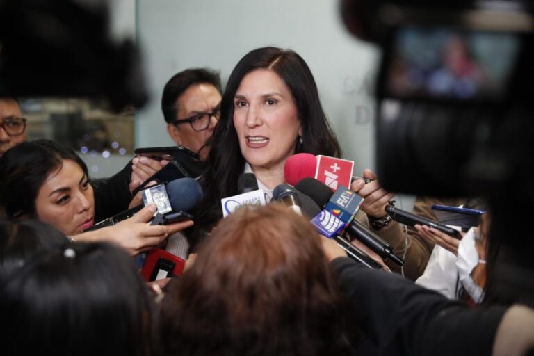 Aprobar en fast track reforma electoral sería un error: Kenia López Rabadán