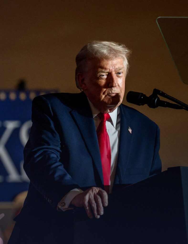 EU le declarará la guerra a Venezuela esta noche, según Tucker Carlson