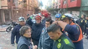 Atienden equipos de emergencias explosión en Coyoacán