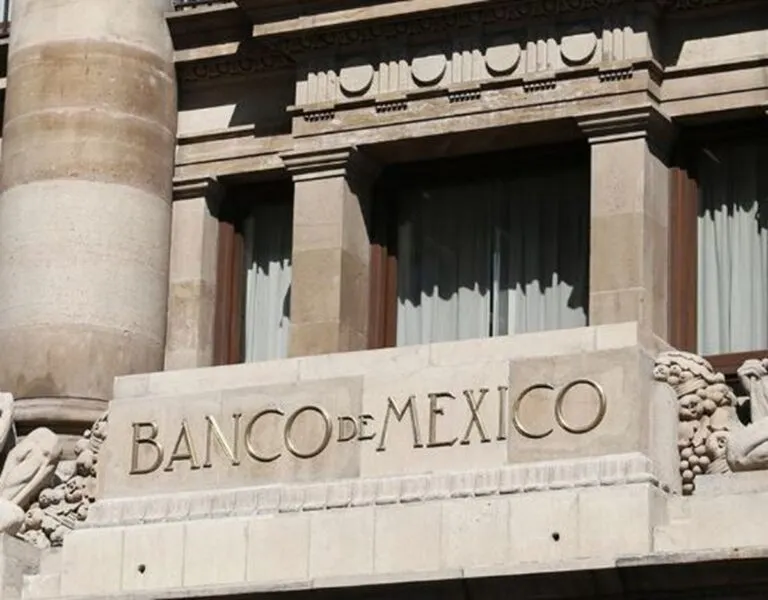 Banxico perdió credibilidad por rebajar la tasa de interés en 2025 sin impactar en la inflación: Moody's