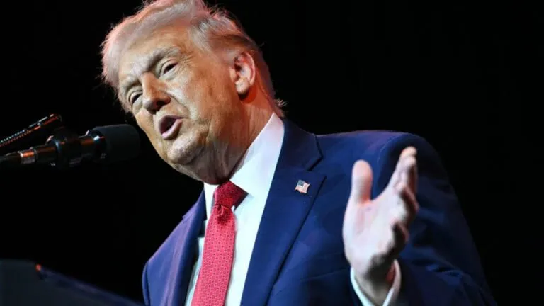 Congresistas exigen a México frenar envío de petróleo a Cuba